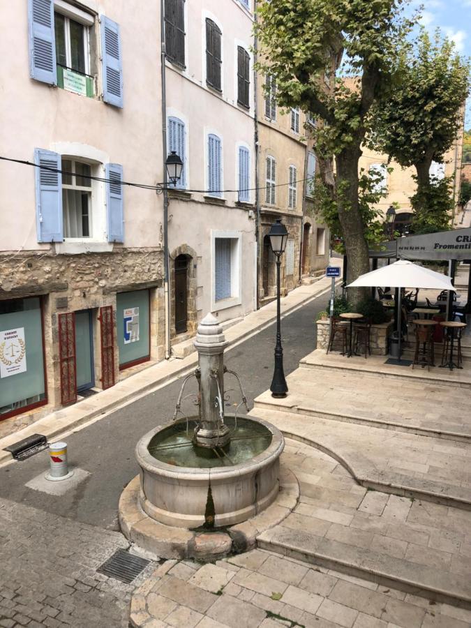 Apartmán Fontaine Aups Exteriér fotografie